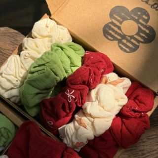 [Combo tiết kiệm] Set 5 scrunchies/ dây cột tóc họa tiết hoa nhí cute dễ thương nhà HUSOMI