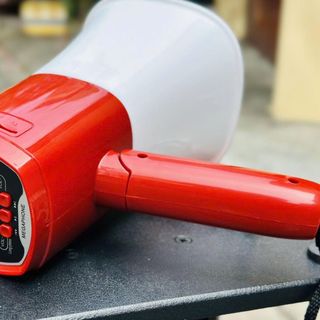 LOA PHÓNG THANH CẦM TAY 2 PIN 918U (T30)