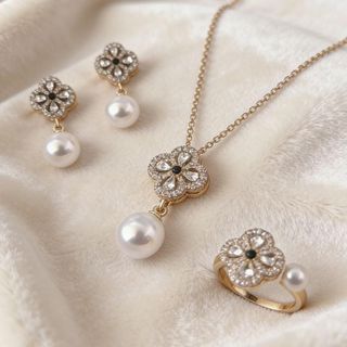 Set đồng hồ nữ Gossie phối dây chuyền, bông tai, nhẫn cỏ bốn lá đen ngọc trai sang trọng Set Cỏ Bốn Lá Đen Ngọc Trai Tứ Diệp