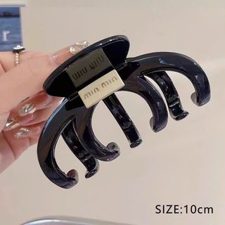 LỐ 12 GẤP TÓC MINMIN, MẪU XƯƠNG KHỦNG LONG
