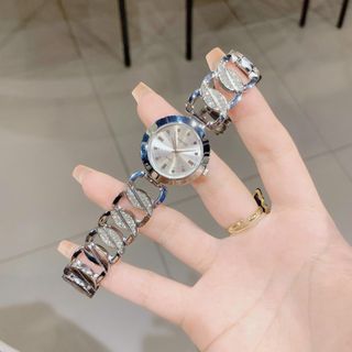 Set đồng hồ nữ dây xích phối vòng tay titan số La Mã sang trọng Gossie – Set Xích Tròn Titan Số La Mã