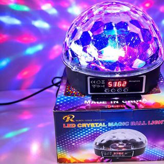 ĐÈN LED VŨ TRƯỜNG QUẢ CẦU XOAY 7 MÀU CẢM ỨNG ÂM THANH (T30)