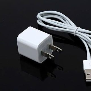 CÓC SẠC IPHONE VUÔNG 5V-1A MÀU TRẮNG (T500)
