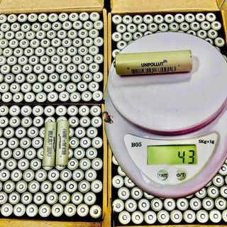PIN SẠC UNPOLLUT 18650 3.7V ĐẦU NHỌN MÀU XÁM (43g-T100)