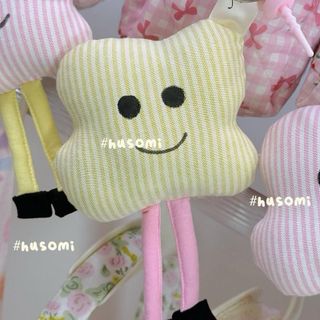 Charm treo túi Em bé mây chân dài xinh xắn với thiết kế mặt cười đáng yêu và nhiều màu sắc lựa chọn