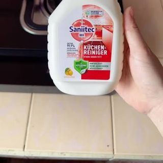 Chai xịt bọt tẩy dầu mỡ nhà bếp Saniitec Küchen-Reiniger