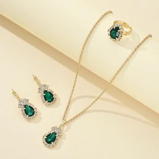 Set đồng hồ nữ Panmila dây da đen mặt xanh phối trang sức Ruby xanh sang trọng – Set Panmila Ruby Xanh