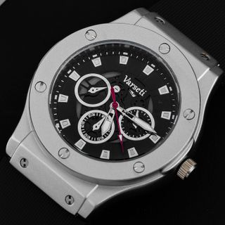 [ VARSETI x SANG NGUYỄN ] M108 – Đồng hồ pin Varseti Quartz nam dây cao s – Vỏ thép kiểu thể thao ốc vít, mặt đen 3 mặt phụ mạnh mẽ, kim giây đỏ nổi bật – Phong cách cá tính / năng động