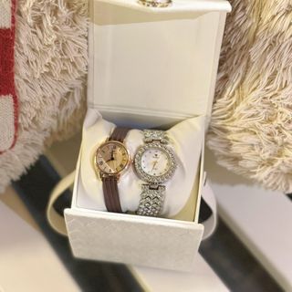 [Deal độc quyền MS Store] Mua 1 đồng hồ dây thép đính đá - Tặng 1 đồng hồ dây da nhẹ nhàng - CB1