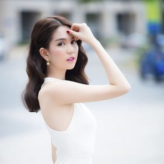 Đầm trắng cổ lọ ngọc trinh 881