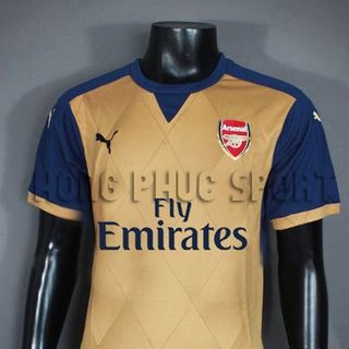 Áo bóng đá arsenal 2015-2016 sân khách phiên bản 3d màu vàng đồng