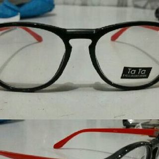 Gọng kính cận mắt mèo đỏ
