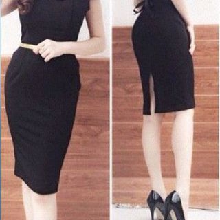 Đầm body đen hở lưng 1070