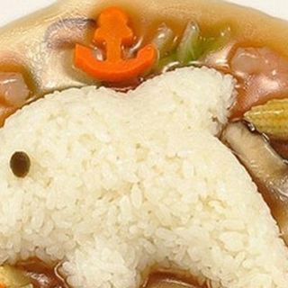 Khuôn làm com sushi hình cá heo