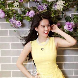 Đầm vàng chữ a ngọc trinh 06