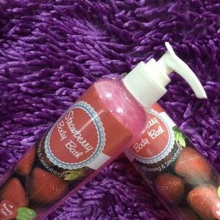 Sữa tắm strawberry milk