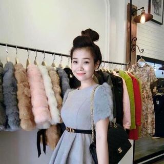 Đầm xoè tay con lông vũ