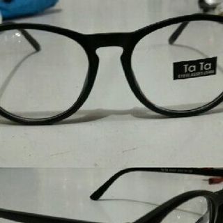 Gọng kính cận mắt mèo đen nhám