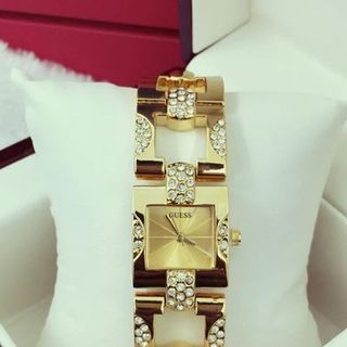 Đồng hồ đeo tay nữ guess