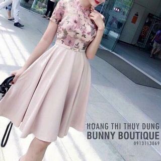 Đầm tùng xoè phối ren hoa hồng
