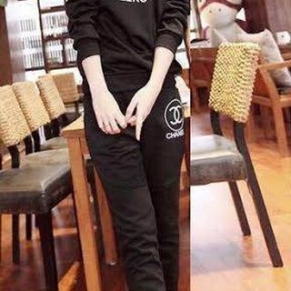 Tên sản phẩm	bộ đồ chanel - tx027 chất liệu	vải ngoại mịm dày màu sắc	như hình free size 56kg size	 kiểu dáng	 giá	155000 vnd
