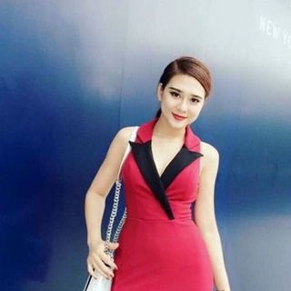 Đầm body cổ vest phối ren do