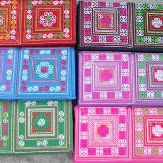 Ví thêu nhiều mẫu
