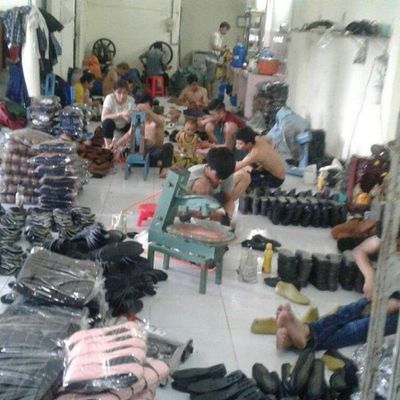 Xưởng Giày Dép Ý Phương 2