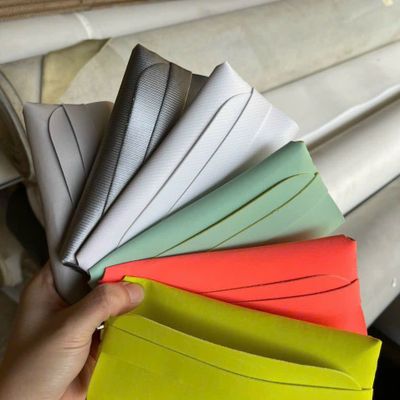 Trùm sĩ bao da đựng kính