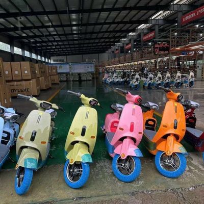 Xưởng Sản Xuất Xe Điện - Dàn Áo Xe Máy Xe Điện Tùng Thư