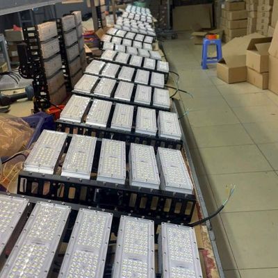 Xưởng sản xuất đèn chiếu sáng