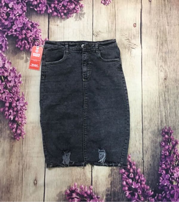 Vô số cách tạo kiểu trẻ trung khi diện chân váy denim dáng dài và mini skirt