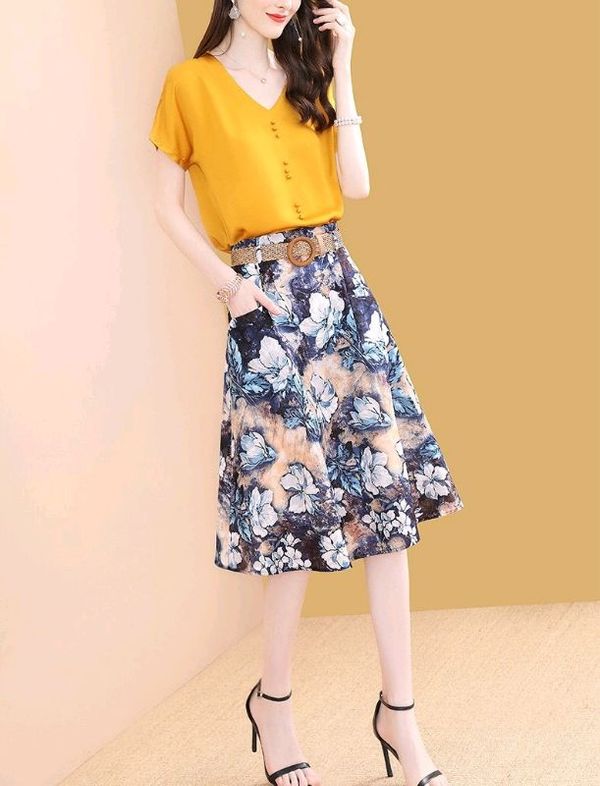 SB204 : Set bộ áo thun in tim + chân váy ren lưới xòe tầng - yishop.com.vn