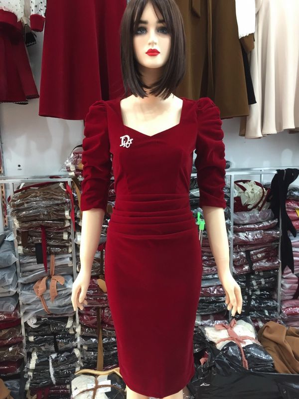 Váy nhung đỏ vừa đẹp vừa sang lại phù hợp với mọi dáng người để diện Tết  2020