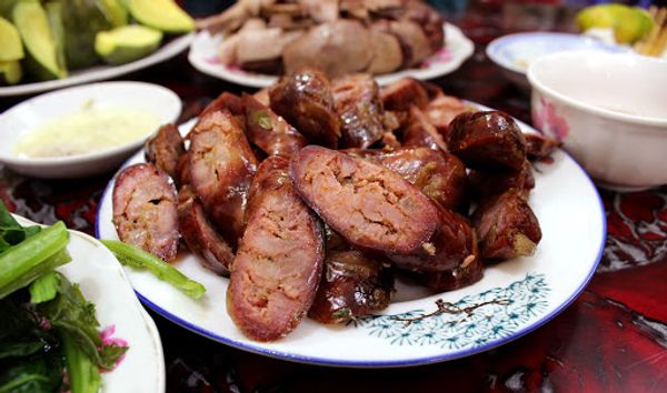 Bật mí cách ăn lạp sườn gác bếp