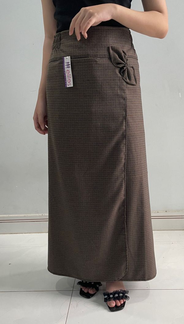 Review váy chống nắng xẻ tà loại 2 lớp dùng được 2 mặt vải mềm mại co giãn  xòe to dài cố định bằng miếng dán kết hợp nút bấm
