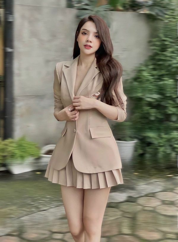 Giảm giá Set áo vest ngắn và chân váy xếp ly dài hồng be. Đầm thiết kế cao  cấp DVC-S1625 - Mua Thông Minh