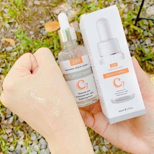 Có tác dụng phụ nào khi sử dụng Serum Vitamin C C7 không?
