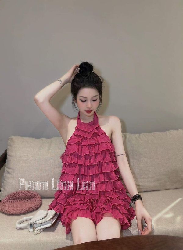 Gợi ý những mẫu váy bánh bèo dễ thương cho nàng công sở | IVY moda