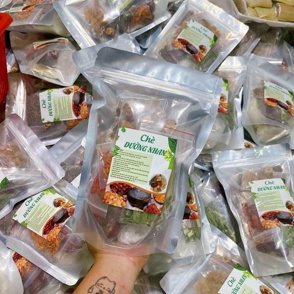 CHÈ DƯỠNG NHAN TUYẾT YẾN 12 VỊ 400G - WINNIE HOUSE CHÈ DƯỠNG NHAN TUYẾT YẾN 12 VỊ 400G - WINNIE HOUSE