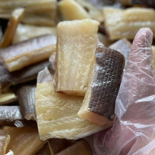 KHÔ CÁ DỨA NUÔI CẮT KHÚC, HƯƠNG VỊ ĐẶC SẢN TƯƠI NGON 500G - WINNIE HOUSE KHÔ CÁ DỨA NUÔI CẮT KHÚC, HƯƠNG VỊ ĐẶC SẢN TƯƠI NGON 500G - WINNIE HOUSE