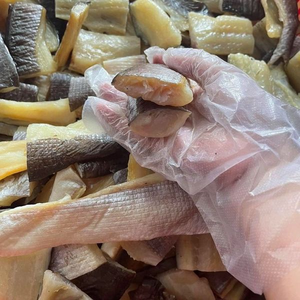KHÔ CÁ DỨA NUÔI CẮT KHÚC, HƯƠNG VỊ ĐẶC SẢN TƯƠI NGON 500G - WINNIE HOUSE KHÔ CÁ DỨA NUÔI CẮT KHÚC, HƯƠNG VỊ ĐẶC SẢN TƯƠI NGON 500G - WINNIE HOUSE