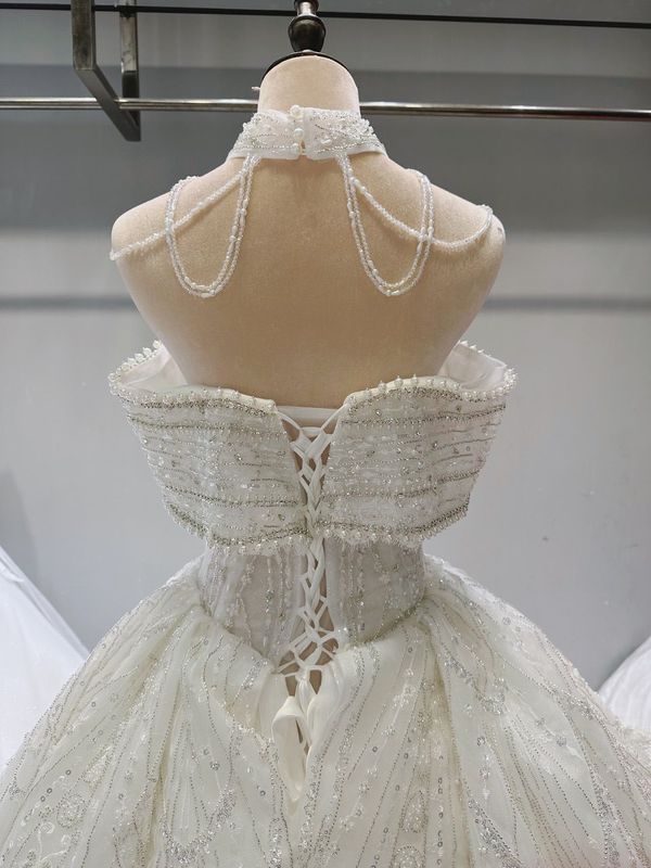 Váy cưới công chúa sang trọng | Phù dâu, Váy cưới công chúa, Áo váy