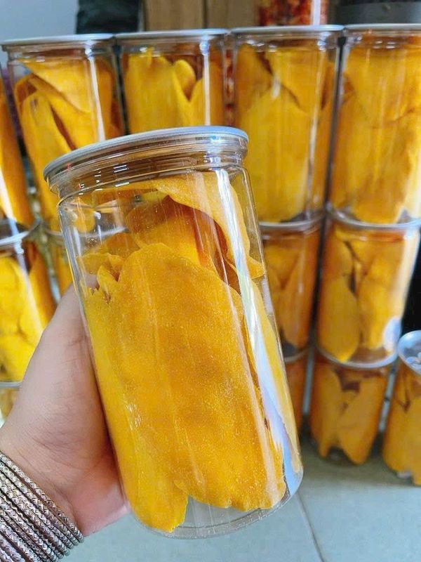 XOÀI SẤY LẠNH DẺO HÀNG CHUẨN XUẤT KHẨU 500G - WINNIE HOUSE XOÀI SẤY LẠNH DẺO HÀNG CHUẨN XUẤT KHẨU 500G - WINNIE HOUSE