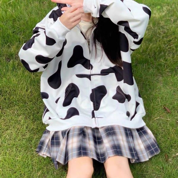 Quần short bò sữa siêu cute🐮 🍭 Size M, L, XL 💰Giá #140k #quansoc  #quầnsọc #quansoccaro #quansocthethao #quansocongro... | Instagram