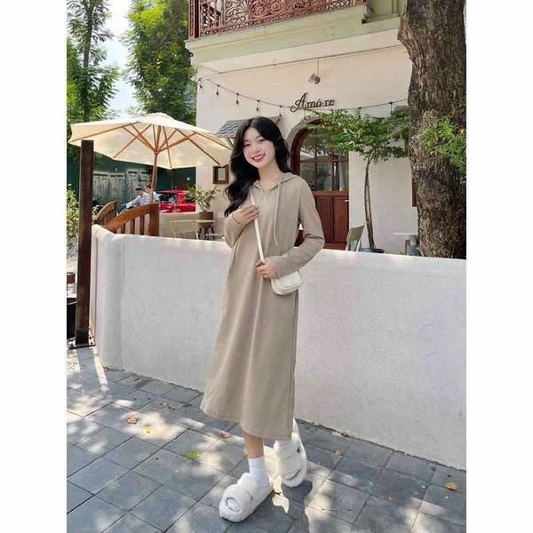 ĐẦM NỮ SUÔNG NỈ TĂM LEN TAY DÀI CÓ MŨ FORM RỘNG - AUSA HOUSE ĐẦM NỮ SUÔNG NỈ TĂM LEN TAY DÀI CÓ MŨ FORM RỘNG - AUSA HOUSE