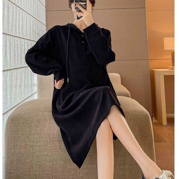 ĐẦM NỮ SUÔNG NỈ TĂM LEN TAY DÀI CÓ MŨ FORM RỘNG - AUSA HOUSE ĐẦM NỮ SUÔNG NỈ TĂM LEN TAY DÀI CÓ MŨ FORM RỘNG - AUSA HOUSE