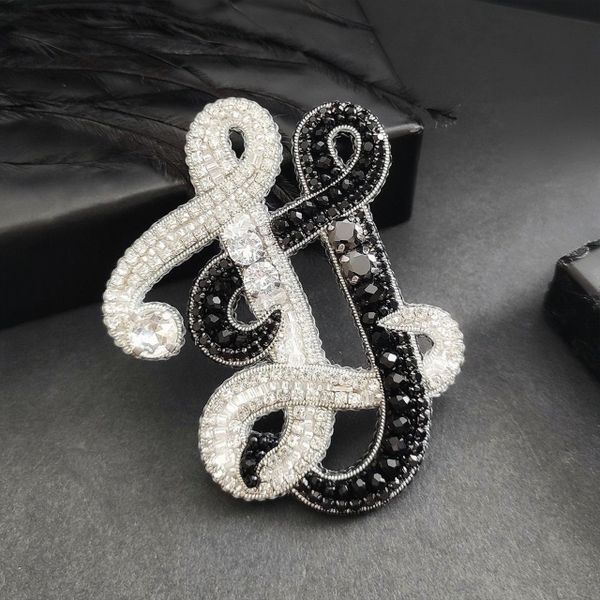 Ghim Trâm Cài Áo Chữ Cái lồng Mẫu Thiết Kế Hàng Thủ Công Kết Cườm. Kích Thước 3.5cm - 10cm. (Hàng đặt trước) Ghim Trâm Cài Áo Chữ Cái lồng Mẫu Thiết Kế Hàng Thủ Công Kết Cườm. Kích Thước 3.5cm - 10cm. (Hàng đặt trước)