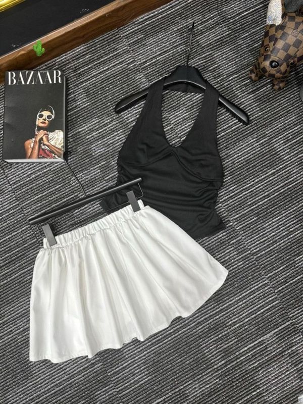 SET ÁO YẾM KÈM CHÂN VÁY A XOÈ - LÊ PHƯƠNG BOUTIQUE SET ÁO YẾM KÈM CHÂN VÁY A XOÈ - LÊ PHƯƠNG BOUTIQUE