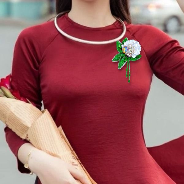 GHIM TRÂM CÀI ÁO HOA TRÀ MẪU THIẾT KẾ RIÊNG ĐÍNH KẾT THỦ CÔNG CAO CẤP 10cm DÀNH CHO NỮ GHIM TRÂM CÀI ÁO HOA TRÀ MẪU THIẾT KẾ RIÊNG ĐÍNH KẾT THỦ CÔNG CAO CẤP 10cm DÀNH CHO NỮ